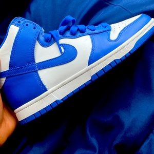 Im selling Nike dunk high game royals perfect/good condition side 8.5